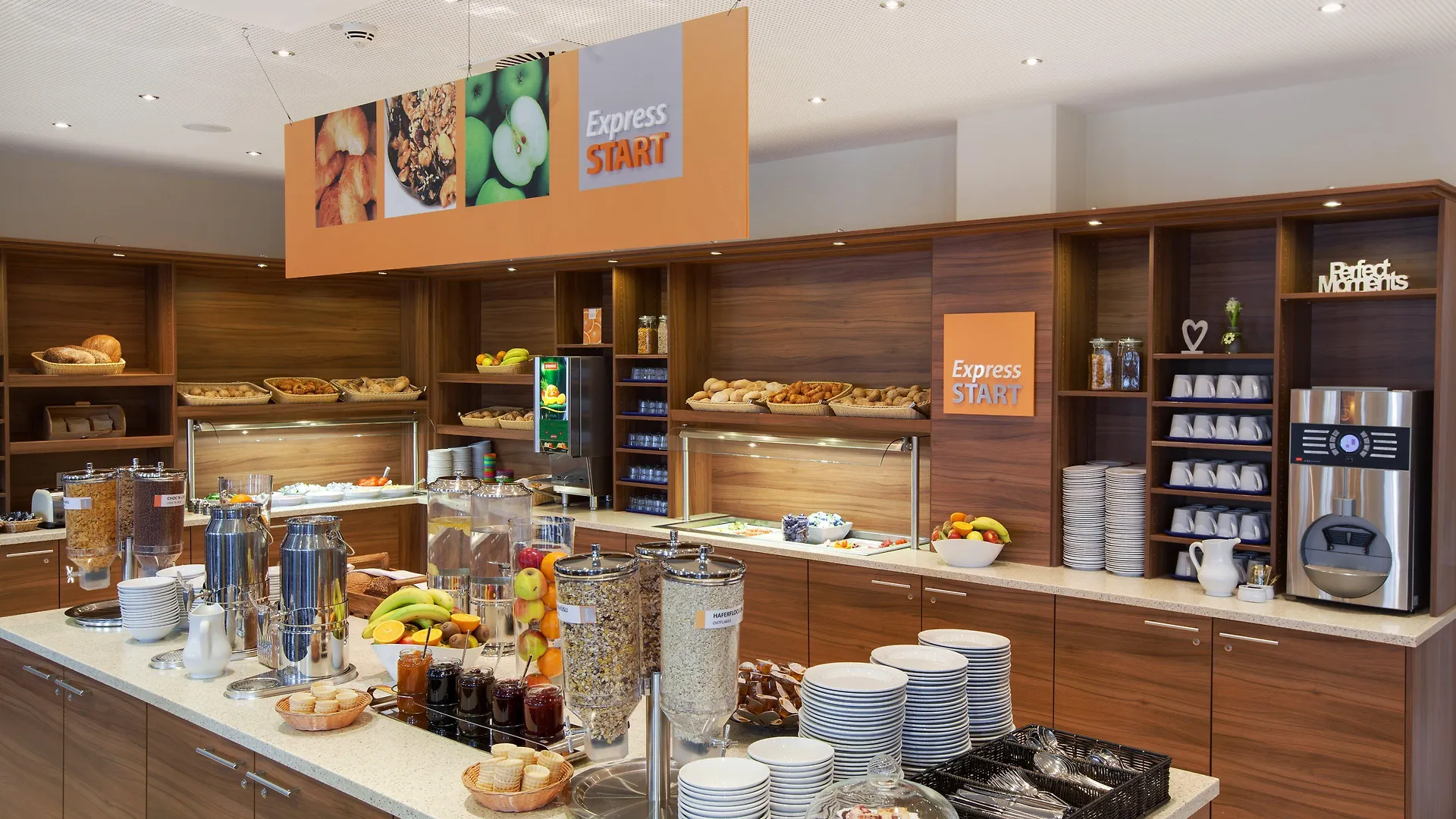 Holiday Inn Express Dresden City Centre 3*,  Germany