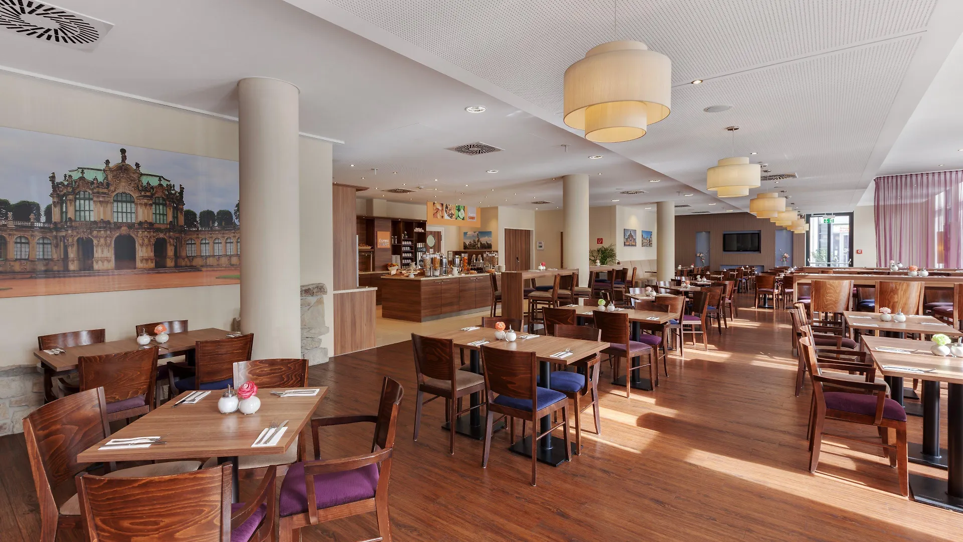 Holiday Inn Express Dresden City Centre 3*,